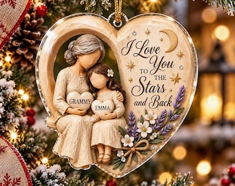 Adorno de corazón acrílico personalizado, recuerdo personalizado para la abuela, regalo para la abuela, decoración para el árbol con estrellas y fondo, adorno navideño familiar 2026