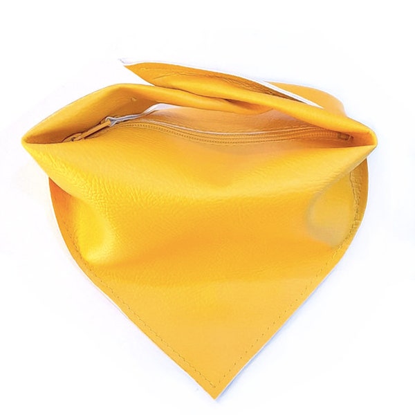 Borsa a mano in ecopelle giallo tortellino con fodera personalizzata. Zdorabag.