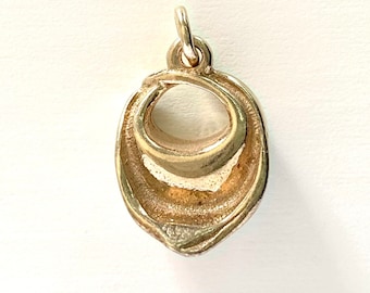 Tortellino pendant in 925 silver.