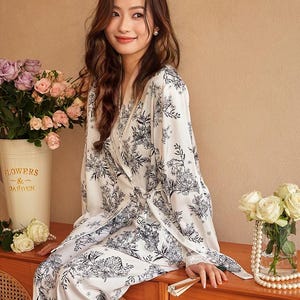Silky Kimono Wrap Pajama Set: Floral Loungewear with Lace
