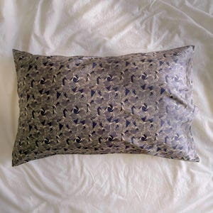 100% Silk Pillowcase for Men and Women- Soft Cooling Hypoallergenic Gift for Him Husband Anniversary Gift for Men Bedroom Decor