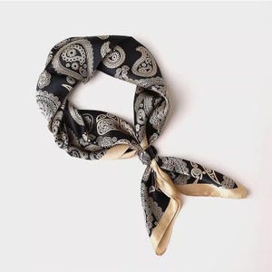 Handcrafted Mulberry Silk Scarf for Men Come with Scarf Ring Elegant Gift Luxurious Silk Bandana Men&#39;s Pocket Kerchief Silk Scarf for Events