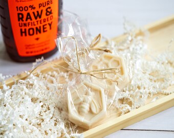 HoneyBee Soap Gift Pack, Pure Honey and Goat Milk Moisturizing Soap, Decorative HoneyBee Soap Favors, All Occasion Honey Bee Soap