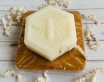 Bee Honey Goat Milk Soap/Natural Moisturizing Bar, Gentle Skin-Friendly Gift, Nourishing Bath Bars
