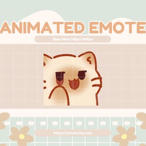 Può includere: Design di emote animata con un gatto dei cartoni animati dall'aspetto compiaciuto, corpo beige chiaro e contorni marroni. Il testo "ANIMATED EMOTE" è in alto, con l'URL del negozio Etsy in basso. Lo sfondo è una morbida combinazione di colori pastello.