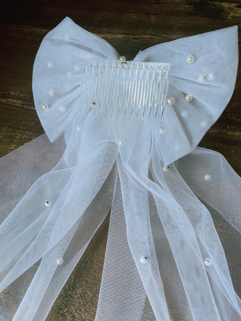 Personalised Hen Pearl Bridal Shower Bow Veil Hair Accessories Hen party Bachelorette future mrs Bridal Veil New Mrs Pearl Bow short Veil image 3