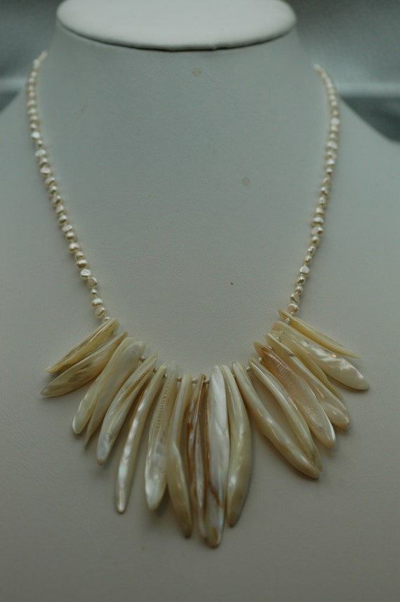 18 Inch Pearl and Mother of Pearl Necklace