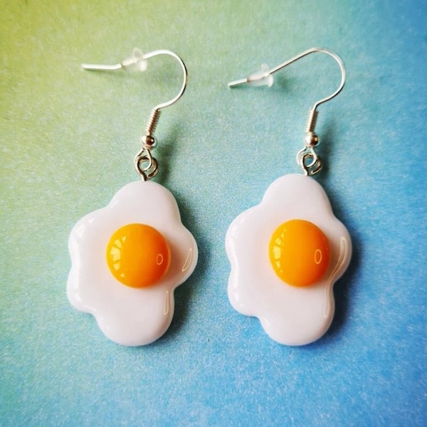 Fried egg earrings | Foodie earrings | Egg on toast | Breakfast earrings | Novelty egg charm