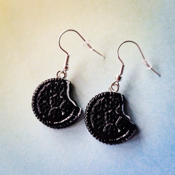 Boucles d'oreilles biscuit | Biscuits et crème | Boucles d'oreilles biscuit fourrées au chocolat et à la crème | Cadeau gourmand | Cadeau pour boulanger | Mini-bijoux gourmands