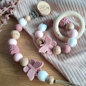 Schnullerkette personalisiert Namen Baby Mädchen Geschenk Geburt Taufe Blume pink Rosa altrosa Schmetterling Reh Hase Set Geschenkset Bild 2