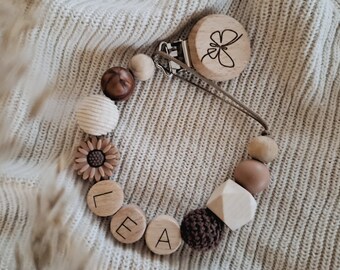 Schnullerkette personalisiert Namen Baby Mädchen Geschenk Geburt Taufe Blume beige creme holz Kupfer braun Natur