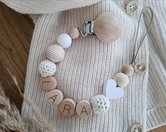 Schnullerkette personalisiert Namen Baby Mädchen Geschenk Geburt Taufe Holz Natur neutral Herz weiß beige creme rosa