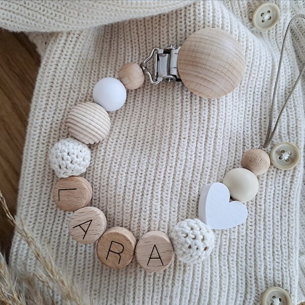 Schnullerkette personalisiert Namen Baby Mädchen Geschenk Geburt Taufe Holz Natur neutral Herz weiß beige creme rosa