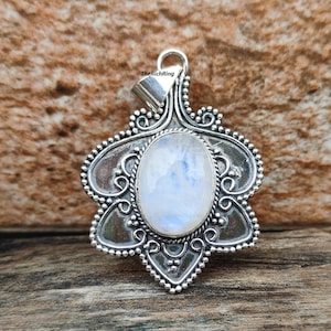 Rainbow moonstone pendant, solid 925 sterling silver pendant, blue fire moonstone pendant, designer pendant, handmade jewellery.