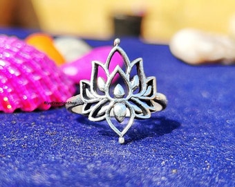 925 Sterling Silver Lotus Ring ,Beautiful Silver Ring ,Silver Lotus Ring ,Gift for her, Lotus Designer Ring ,Promise Ring