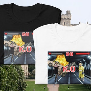 Può includere: Due magliette bianche con un'immagine pixelata in bianco e nero di due donne in auto con il testo "K.O." sulle magliette.