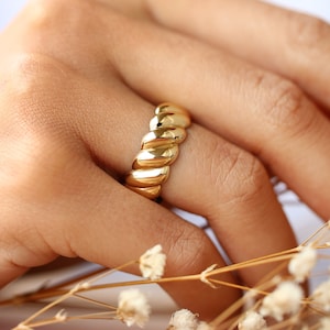 14K Solid Gold Croissant Ring - Real Gold Curved Band Ring - Dainty Dome Ring for Women - Chunky Ring - Statement Ring - Gift for Women