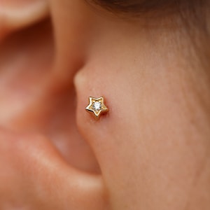 14K massief gouden kleine zirkoon sterpiercing - echt gouden traguspiercing - steroorbel - Helix piercing - hemelse sieraden - cadeau voor haar