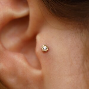 14K Solid Gold Pentagon Solitaire Piercing, Minimalist Tragus Piercing, Piercing, Stud Ear Piercing, Cartilage Piercing, Helix Piercing