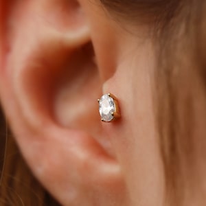 14K Solid Gold Oval Solitaire Piercing, Minimalist Tragus Piercing, Gold Stud Piercing,Stud Ear Piercing, Cartilage Piercing, Helix Piercing