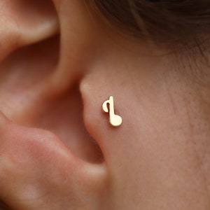 Piercing note en or massif 14 carats - goujon hélicoïdal note de musique en or véritable - piercing tragus mignon minimaliste - piercing cartilage - cadeaux pour la fête des mères