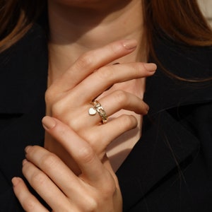 14K Solid Gold Charm Ring - Real Gold Ring with Heart Charm - Dainty Chain Band Ring - Minimalist Stacking Ring for Women - Gift for Women