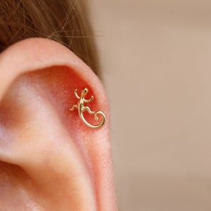 14K Real Gold Lizard Cartilage Studs - Tiny Gecko Lizard Earrings - Real Gold Tragus Earrings - Dainty Piercings - Gift for Animal Lover
