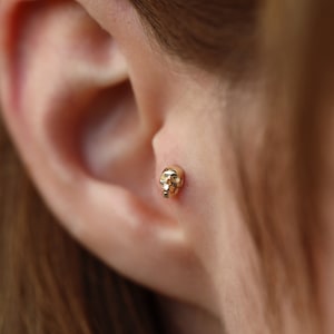 14K Solid Gold Skull Piercing - Real Gold Skull Stud - Dainty Tragus Piercing - Helix Piercing for Women - Cartilage Piercing - Gift for Her