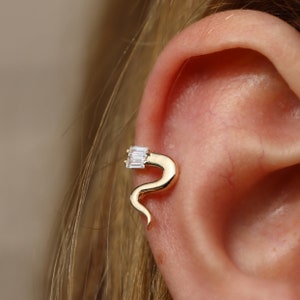 14K Solid Gold Snake Baguette Piercing,Minimalist Tragus Piercing, Gold Stud Piercing, Stud Ear Piercing, Cartilage Piercing, Helix Piercing