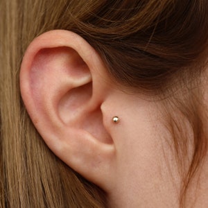 14K massief gouden balpiercing - echt gouden baloorbel - minimalistische gouden stud - sierlijke traguspiercing - kleine helixpiercing - cadeau voor haar
