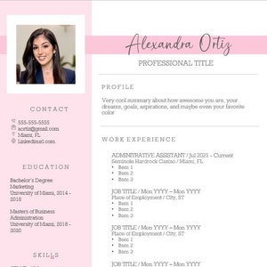 Op de afbeelding: Een roze en witte cv-sjabloon met een foto van een vrouw. De cv bevat contactgegevens, opleiding, werkervaring en vaardigheden. De tekst op de cv bevat de naam Alexandra Ortiz, de titel "Professionele titel" en de tekst "Een heel coole samenvatting over hoe geweldig je bent, je dromen, doelen, aspiraties en misschien zelfs je favoriete kleur".