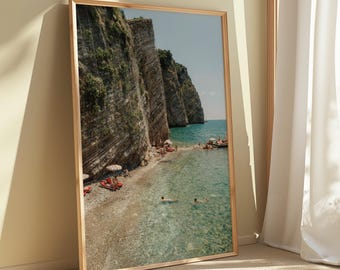 Impressão da Costa Amalfitana – Pôster com Guarda-sóis da Praia de Positano | Arte Digital de Parede da Itália, Decoração Costeira Mediterrânea