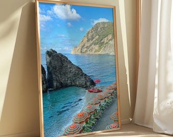 Impressão da Costa Amalfitana – Guarda-sóis laranja da Praia de Positano | Arte de parede italiana, decoração costeira mediterrânea