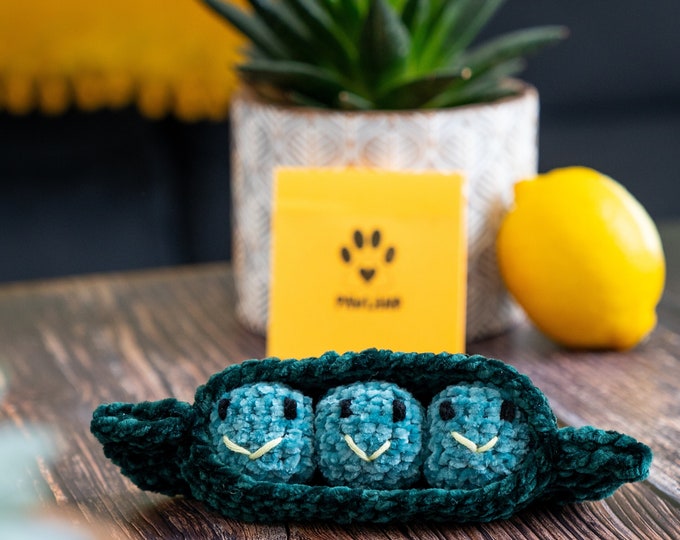 kicker toy handmade gift for birthday cat catnip balls crochet cat toy set peas in a pod handmade cat toys kitten toys with catnip cat toys