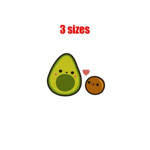 Può includere: Un avocado di cartone animato con un viso sorridente e un nocciolo tiene un cuore e guarda un avocado di cartone animato più piccolo con un viso sorridente e un nocciolo. Il testo "3 dimensioni" è sopra gli avocado.