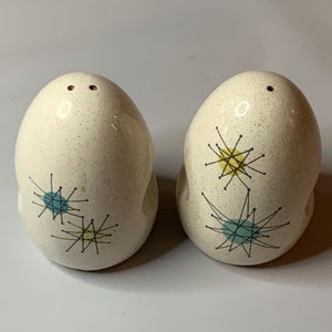 MCM Franciscan Atomic Starburst Pattern Small Range Salt and Pepper Shakers | 1950s | Mid-Century Modern