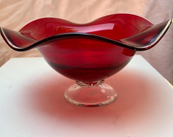 Ciotola con piedistallo in vetro artistico vintage RED RUFFLE con bordo e base trasparenti arricciati - Centrotavola da portata per frutta, cucina, sala da pranzo, tavolo, arredamento per la casa