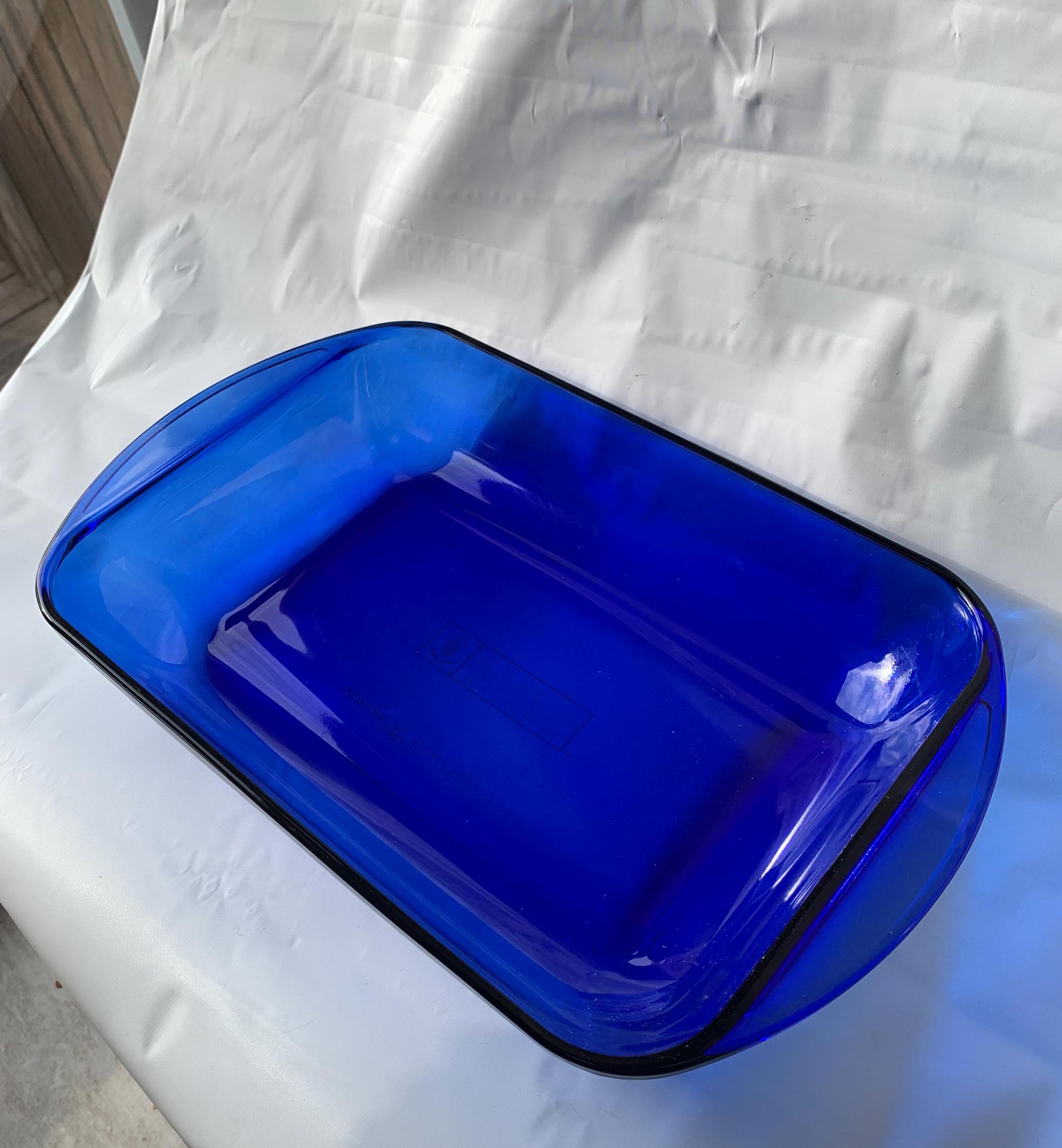 Anchor Hocking Cobalt Blue Casserole Dish, Three Quarts, Rectangle