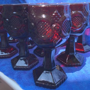 Copas pequeñas de vino o licor Avon Vintage Ruby Red Glass Cape Cod