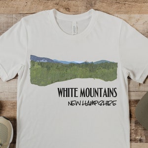 Camiseta de las Montañas Blancas - Camiseta de New Hampshire - North Conway NH - Recuerdo del Monte Washington - Arte de paisaje de montaña de NH para vacaciones de senderismo