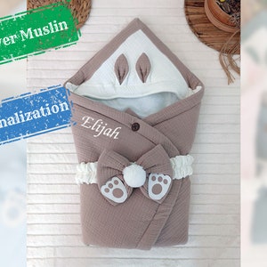 Bruine baby wikkeldeken met naam voor meisjes en jongens Gepersonaliseerde wikkeldeken pasgeboren babyshower cadeau