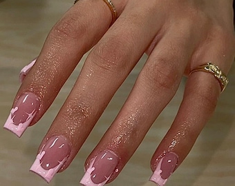 French rosa + cuori fatti a mano con unghie finte