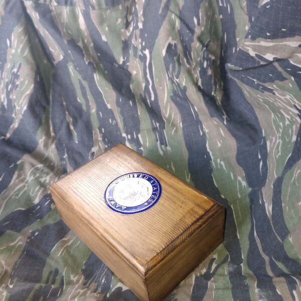 Wood US NAVY insignia trinket box