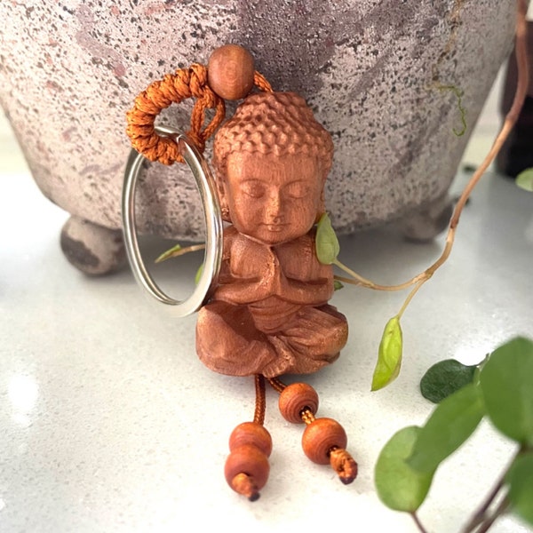 1x Miniatur Buddha Schlüsselanhänger aus Holz, Klein Figur Glücksbringer, Buddhistischer Taschenanhänger, Autodeko,Meditation Asia Geschenk