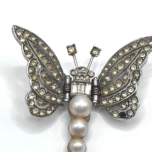 Vgt Beautiful & Unique Butterfly Brooch. Cubic Zirconia and Faux Pearls as is