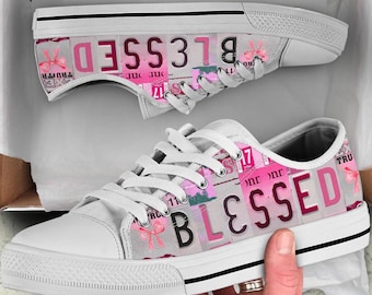 "Handgefertigte ""Gesegnete"" Segeltuchschuhe: Christliche Bekleidung."