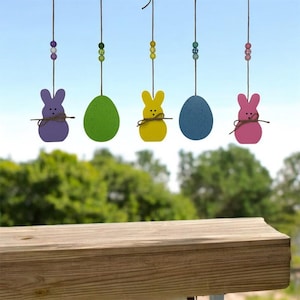Wooden Easter Decoration Spring Door Hanging Swag Banner Front Porch Decor Display Pastel Egg Vertical Design Bunny Peep Wall Art Holiday