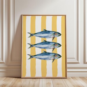 Arte de pared para cocina con sardinas y peces de colores, diseño marino, rayas en amarillo y azul, impresiones digitales, decoración del hogar