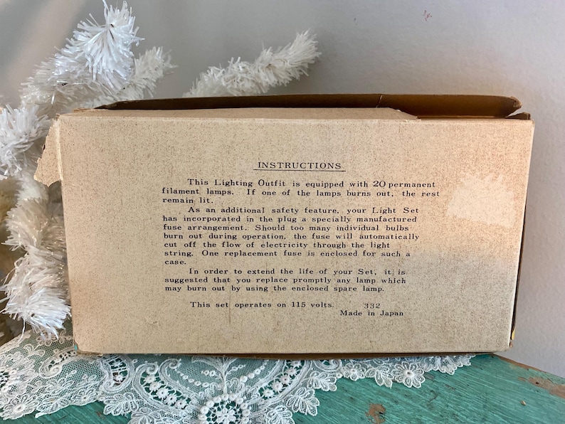 Vintage Box of HOLLY LITE 20 Lite Miniature Set WORKS Colorful Tulip