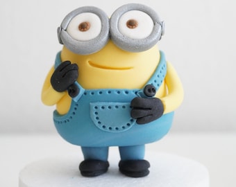 Minion fondant cake topper